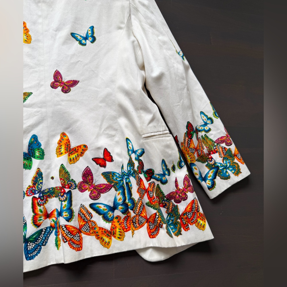 Vintage Escada Women's White Blazer with Colorful Butterfly Design - Picture 11 of 14
